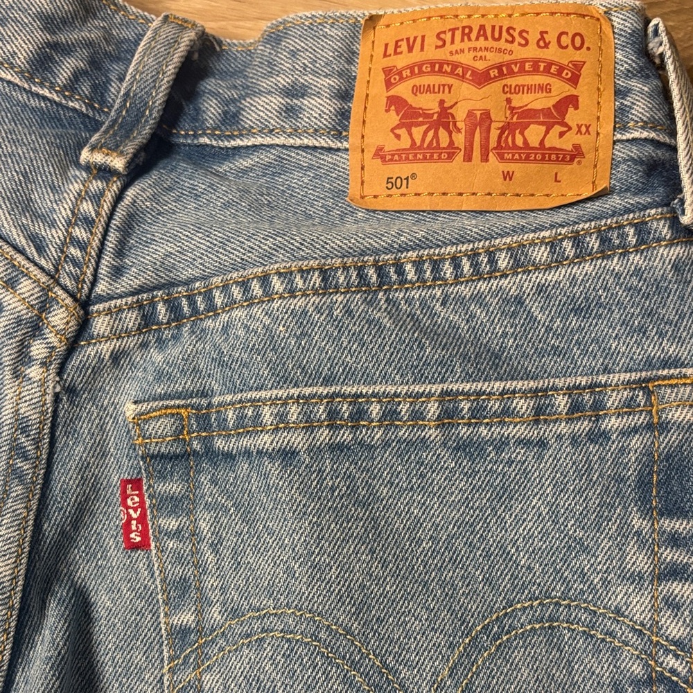 Levi’s 501 Rain Or Shine Metallic Side Stripe Straight Leg Jeans - Picture 9 of 9